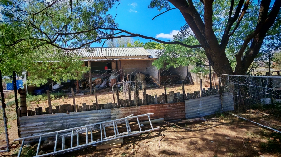 6 Bedroom Property for Sale in Middelburg Eastern Cape